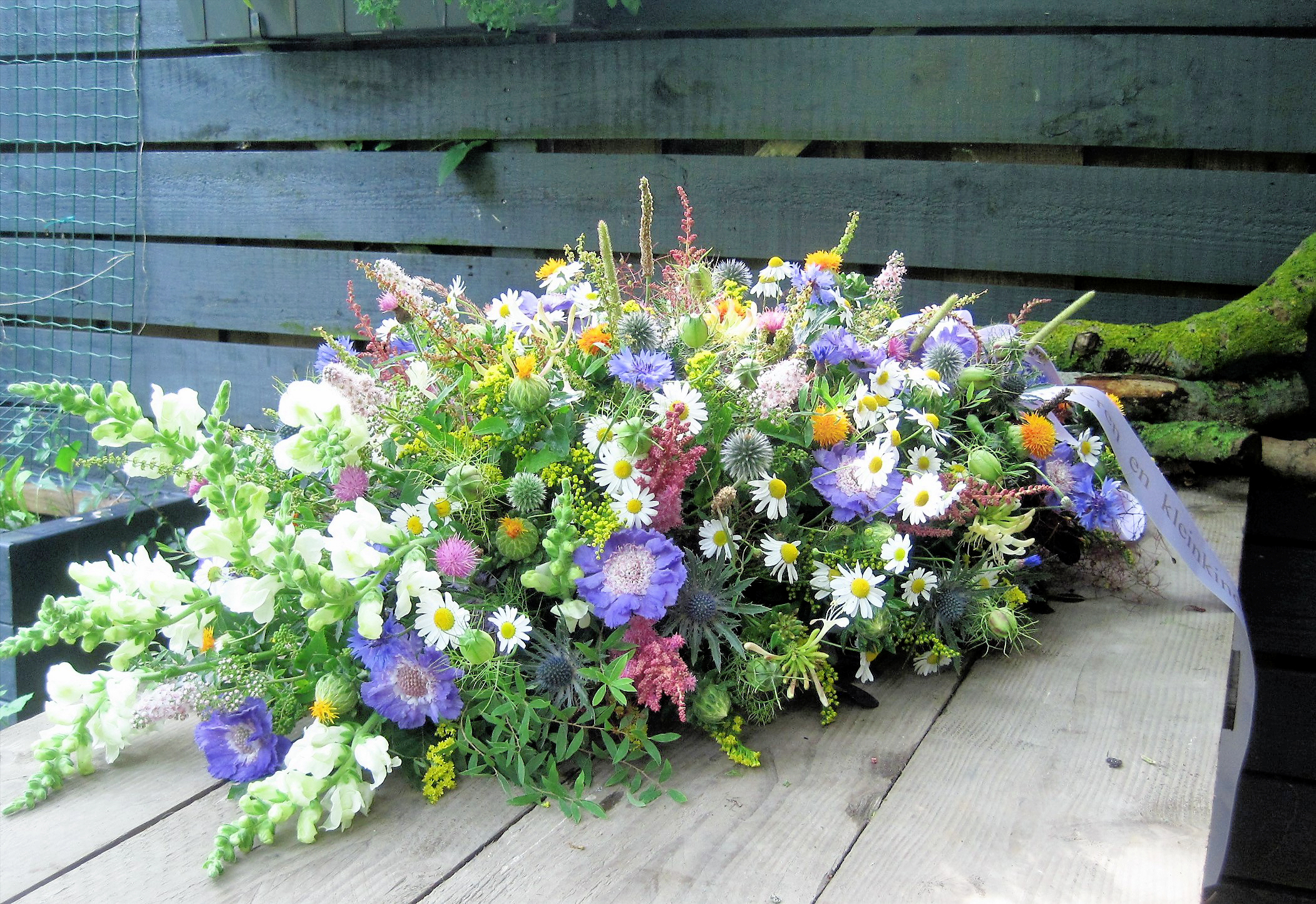 scheren voorkomen herfst Bloemen bij een begrafenis of crematie -