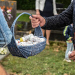 bellenblaas delen op de begraafplaats